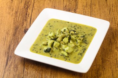 Tay geleneksel yeşil köri