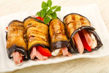 Jambon ile doldurulmuş patlıcan