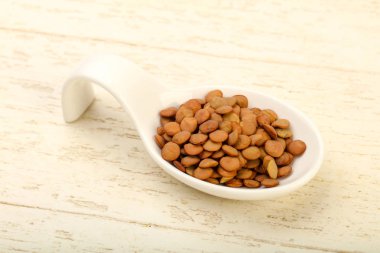 Kabın içinde ham mercimek