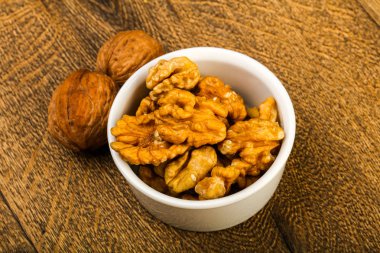 Kabın içinde açık ceviz