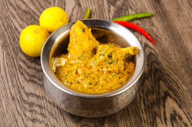 Geleneksel tavuk tikka masala