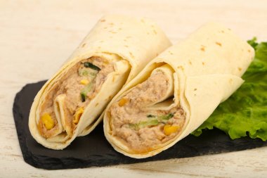 Ton balıklı ekmek rulo