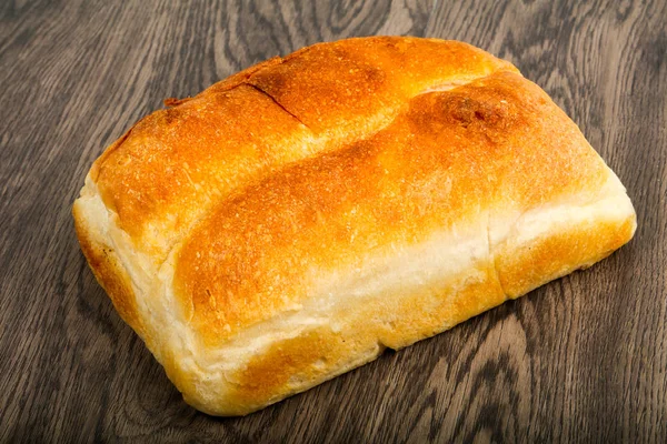 Frisches hausgemachtes Brot — Stockfoto