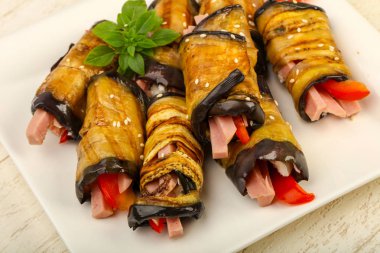 Jambon ile doldurulmuş patlıcan