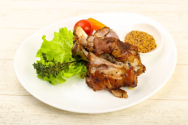 Kavrulmuş domuz diz