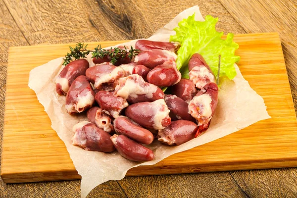 Raw chicken hearts — Stock Photo, Image