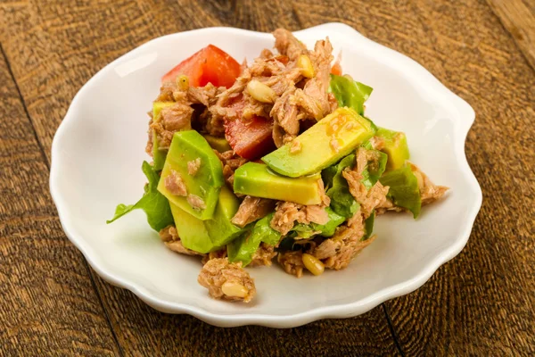 Ton balığı ve Avokado salatası