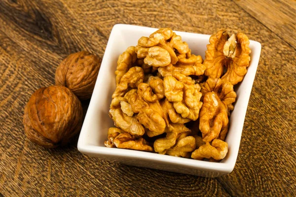 Kabın içinde açık ceviz