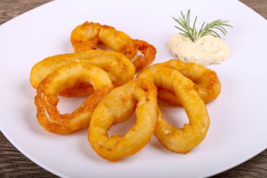 Sıcak çıtır kalamar Tempura