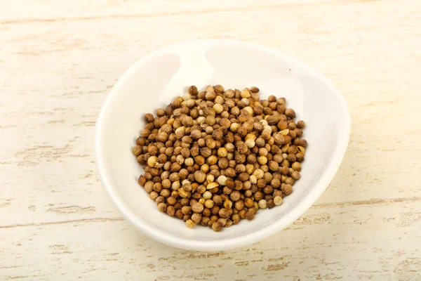 Kabın içinde kişniş tohumu