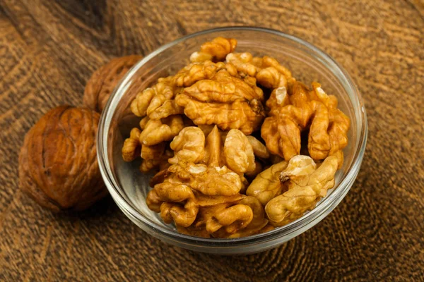 Kabın içinde açık ceviz