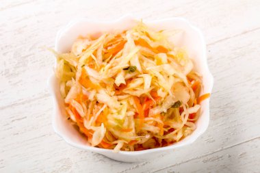 Çiğ lahana turşusu