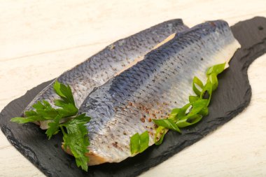 Derili ringa fileto.