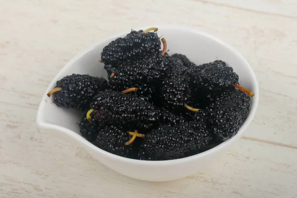 Olgun siyah dut yığın