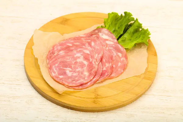 Kiełbasa pokrojone mięso — Zdjęcie stockowe