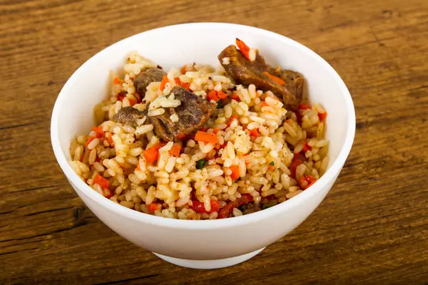 Pilaf con carne y zanahoria —  Fotos de Stock