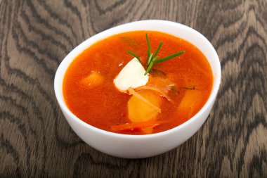 Geleneksel pancar çorbası