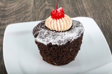 Tatlı kek kiraz ile