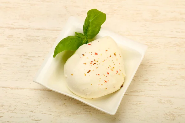 Queijo Mozzarella saboroso — Fotografia de Stock