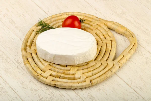 Ínyenc Camembert sajt — Stock Fotó