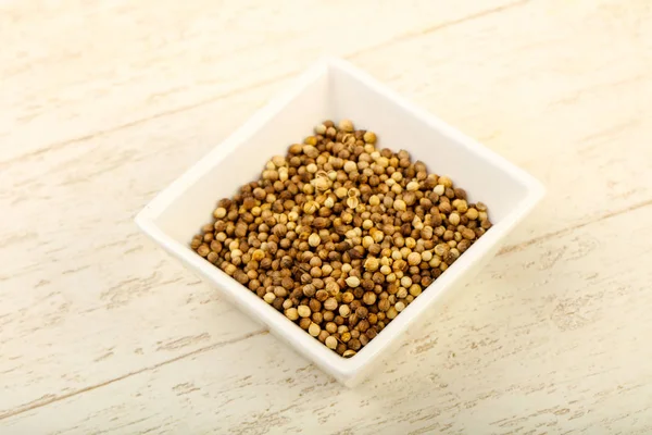 Kabın içinde kişniş tohumu