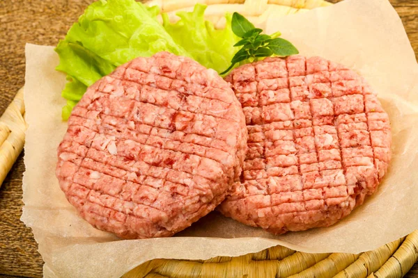 RAW burger kotletter — Stockfoto