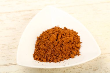 Kabın içinde kakao tozu 