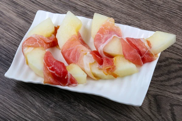Delizioso melone con prosciutto — Foto Stock