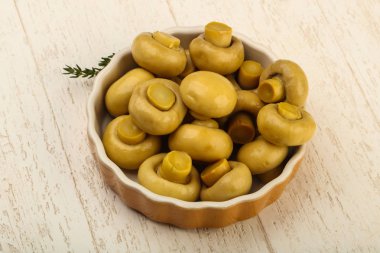 Kabın içinde Marine petrol 