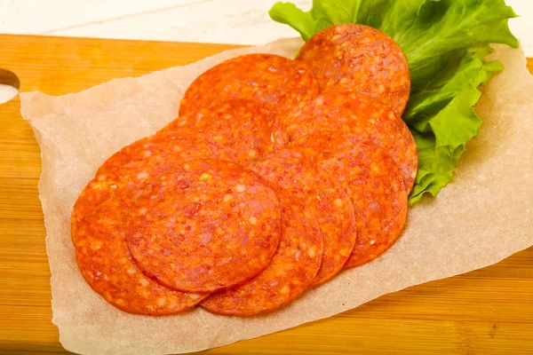 Embutido en rodajas de pepperoni —  Fotos de Stock