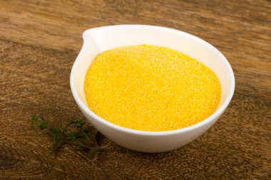 Kabın içinde ham polenta