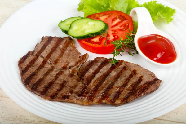 Gegrilltes Rindersteak — Stockfoto