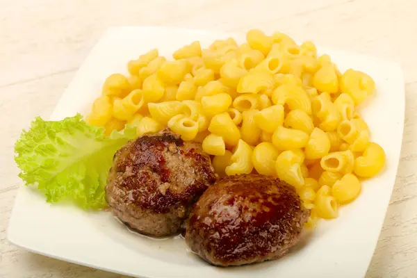 Pirzola ile lezzetli makarna