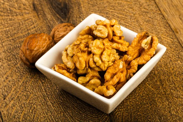 Kabın içinde açık ceviz