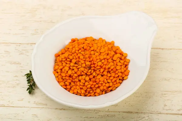 Kabın içinde portakal mercimek