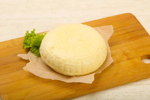 Junger Käse suluguni — Stockfoto