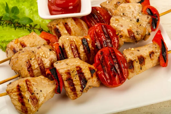 Izgara hindi şişleri