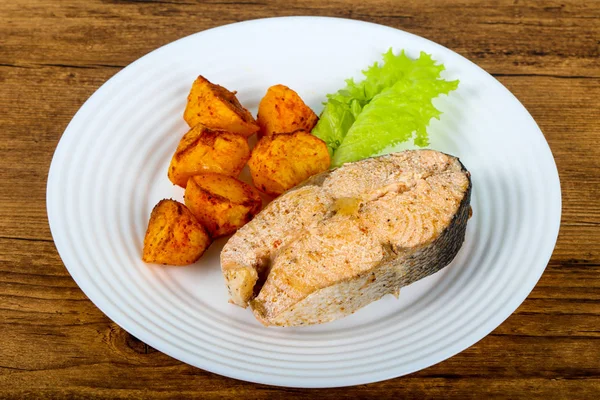 Dieatry haşlanmış somon