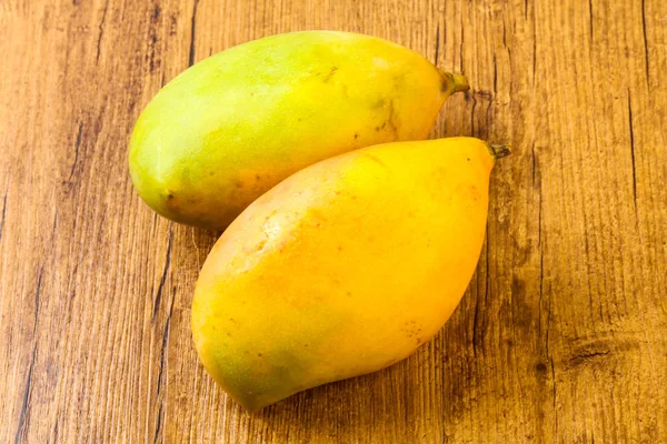 Sweet mango fruits — Stock Photo, Image