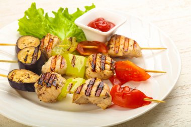 sebze ve tavuk şiş