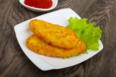 plaka üzerinde patates pancakes