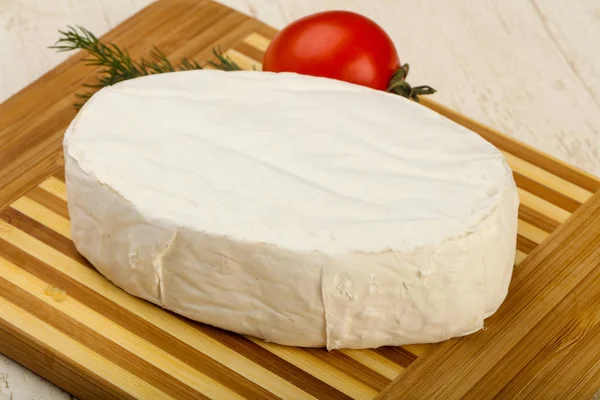 Ínyenc Camembert sajt — Stock Fotó