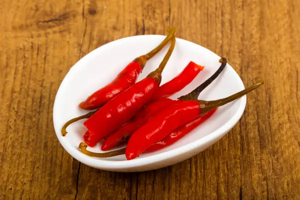 Chili biber turşusu