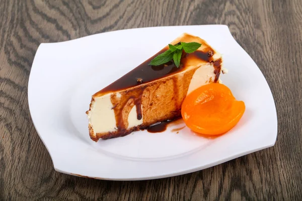Pastel de queso fresco con chocolate — Foto de Stock