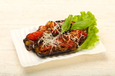 Etli patlıcan dolması