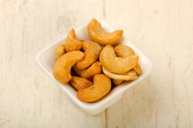 kabın içinde kaju fıstığı 