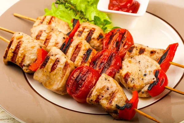 Izgara hindi şişleri