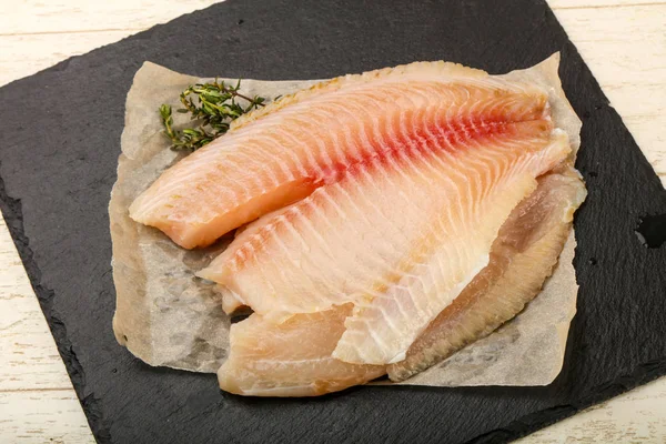 Filetto di tilapia crudo — Foto Stock