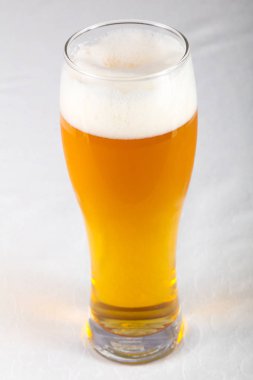 Bardakta soğuk bira