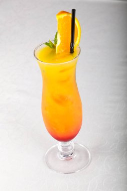 Tekila Gündoğumu kokteyli